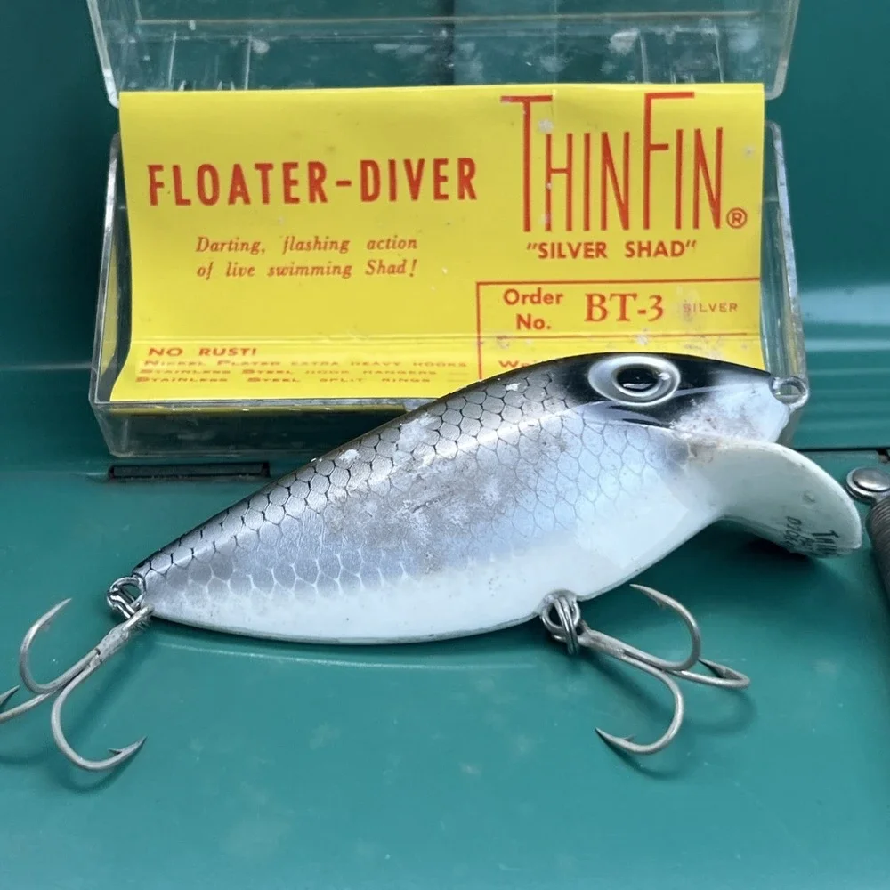 Vintage New Storm THIN FIN Fishing Lure Floater Diver Fish Bait Silver Shad BT-3